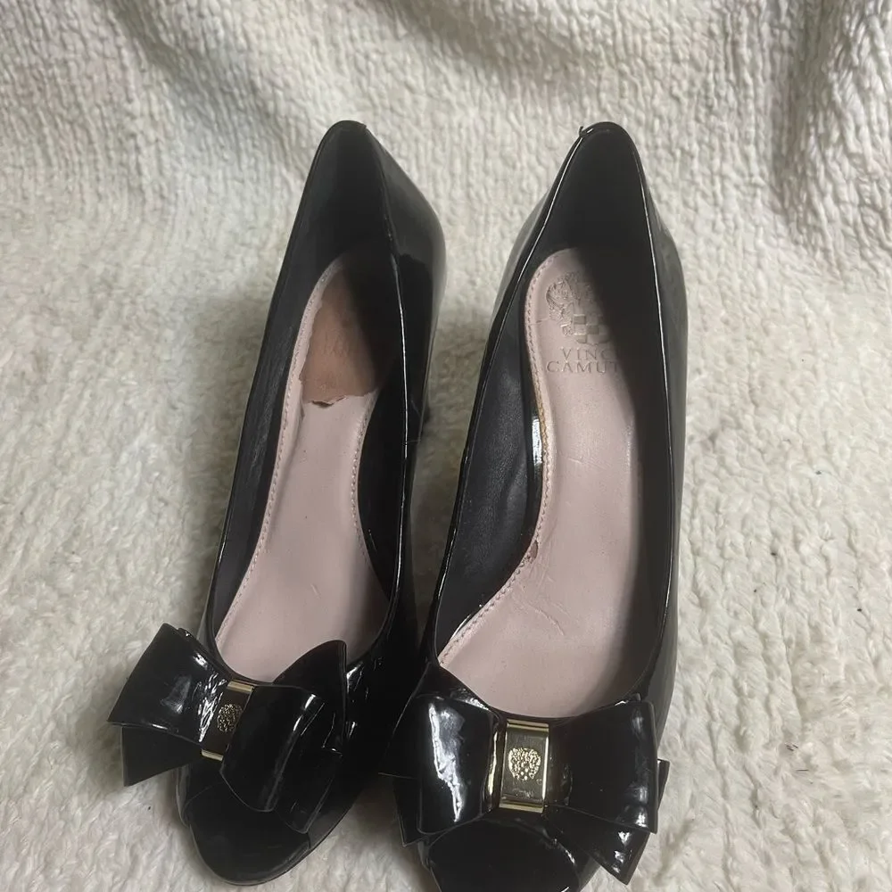 Vince Camuto leather patent Black Wedge Shoes peep toe with Bow Accent SZ9M